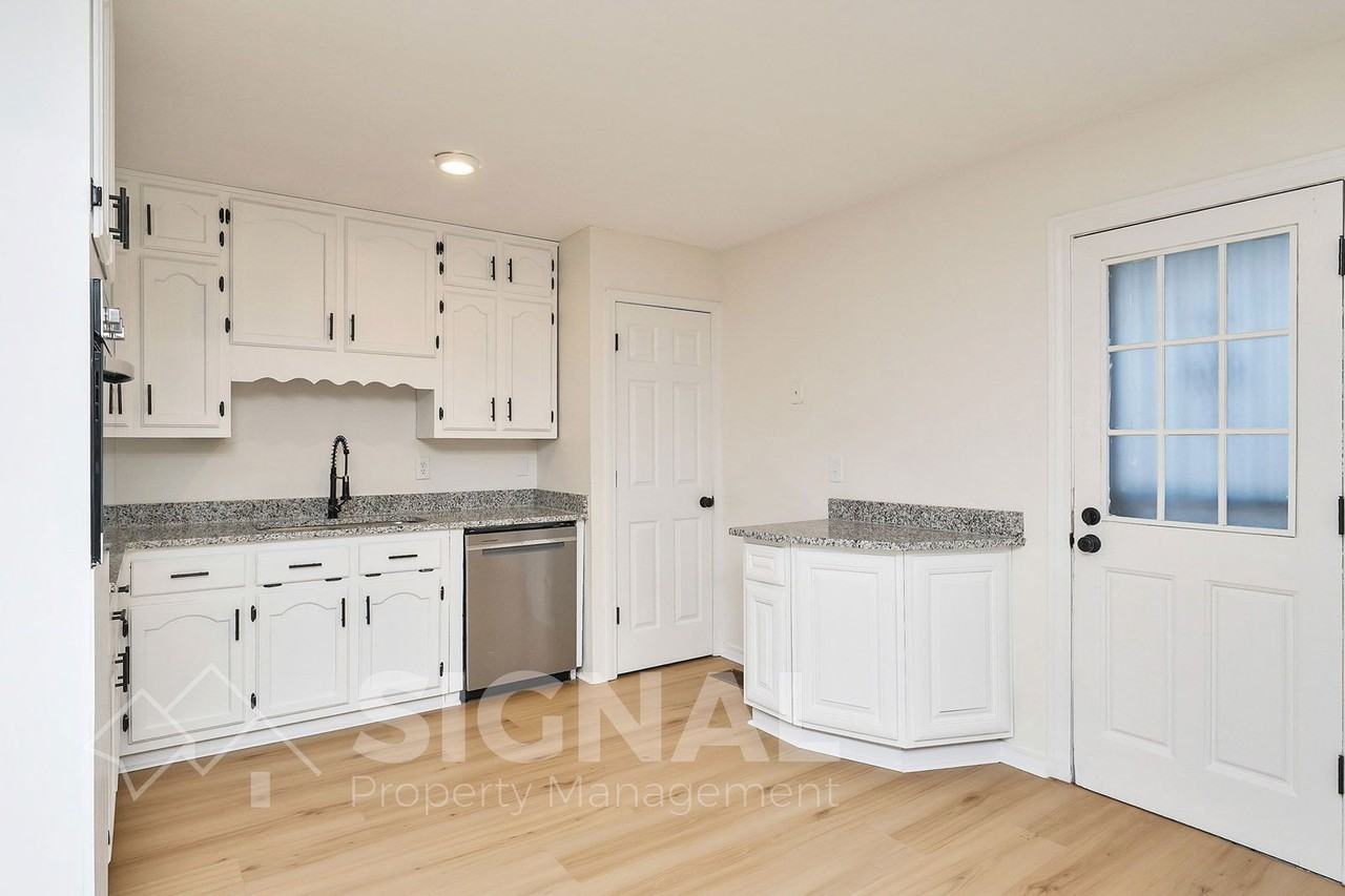 432 Argonne Dr Ne - Photo 7 of 20