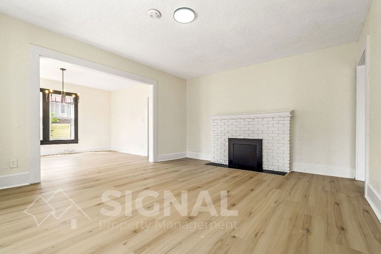 425 Oak St - Photo 2 of 23