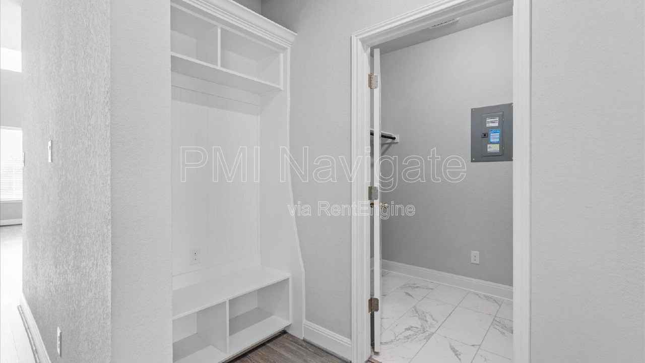 2310 Olive Way - Photo 5 of 32