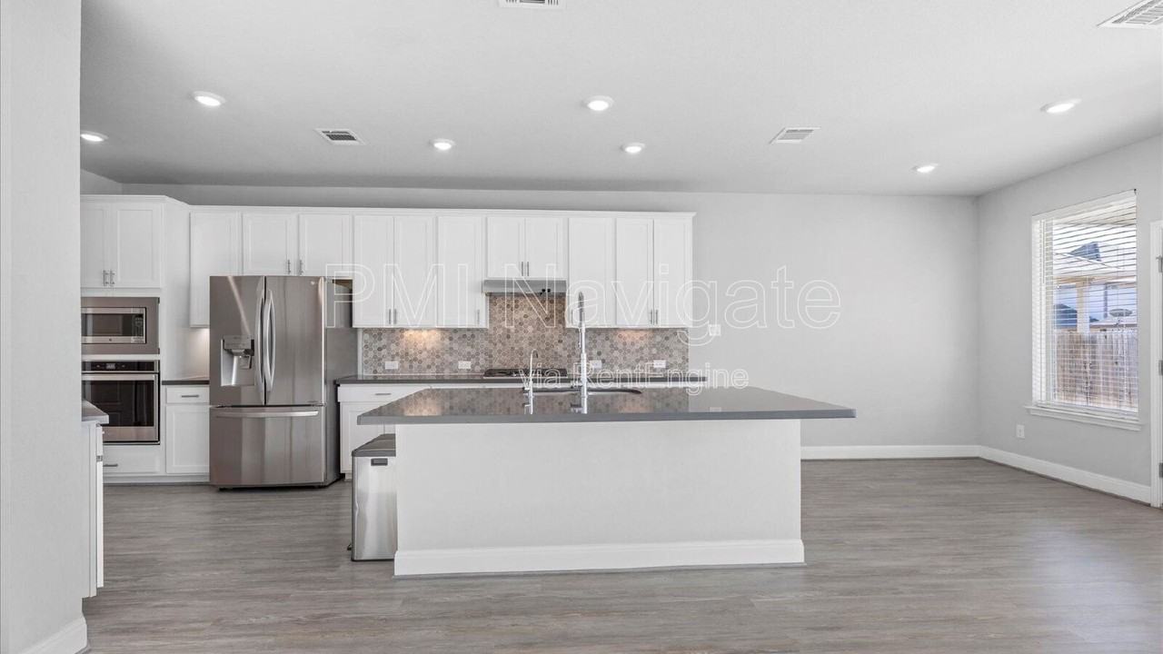 2310 Olive Way - Photo 6 of 32