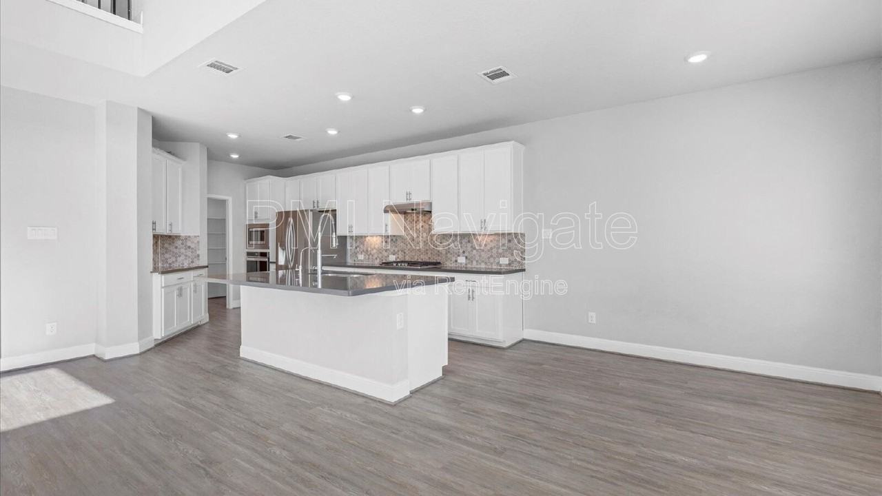 2310 Olive Way - Photo 7 of 32