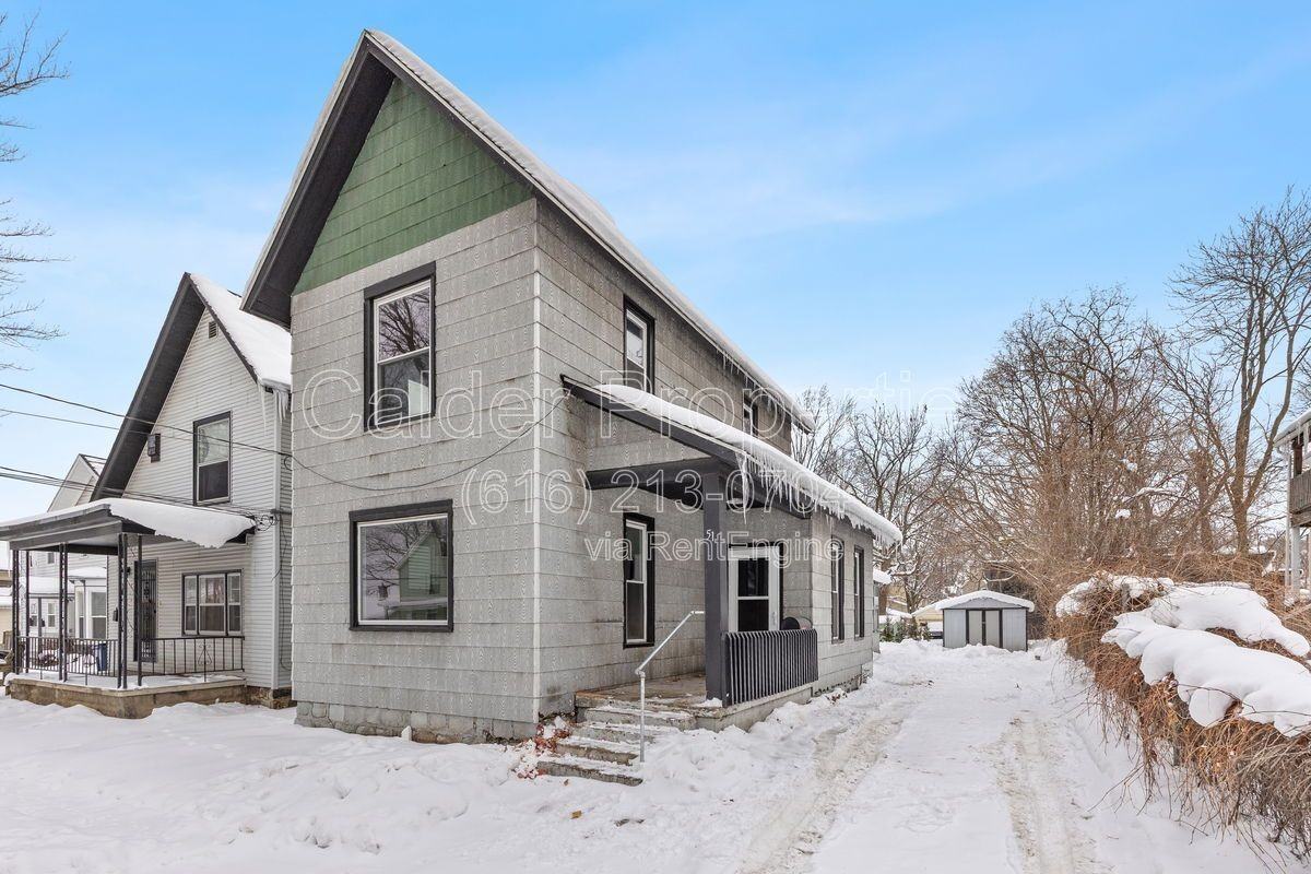 51 Colfax St Ne - Photo 2 of 23