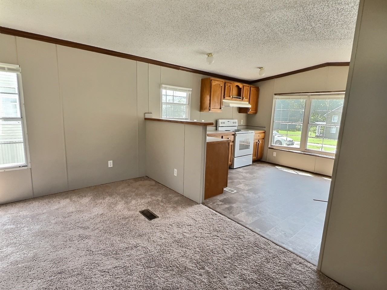 1002 Libby Ln - Photo 5 of 8