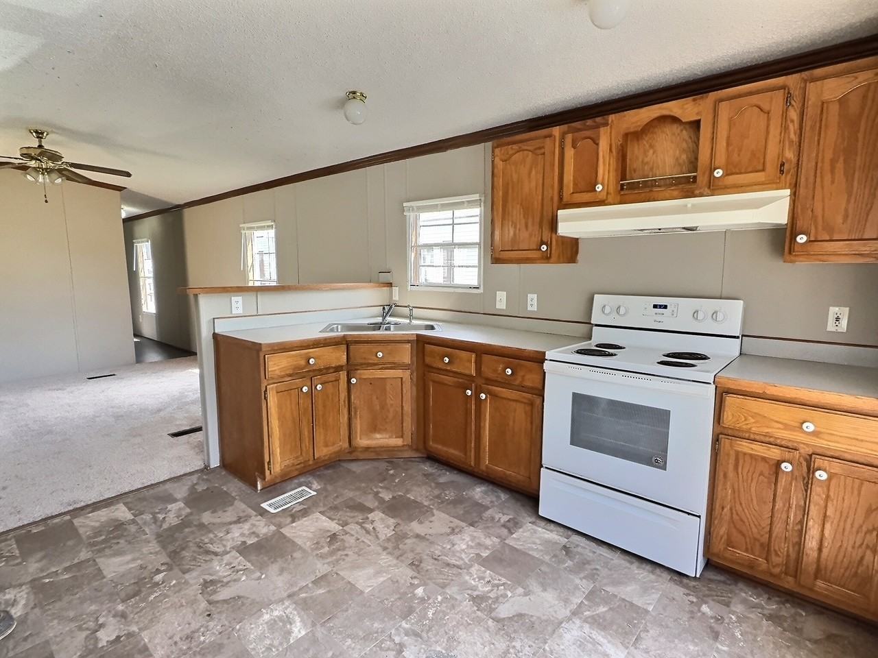 1002 Libby Ln - Photo 6 of 8