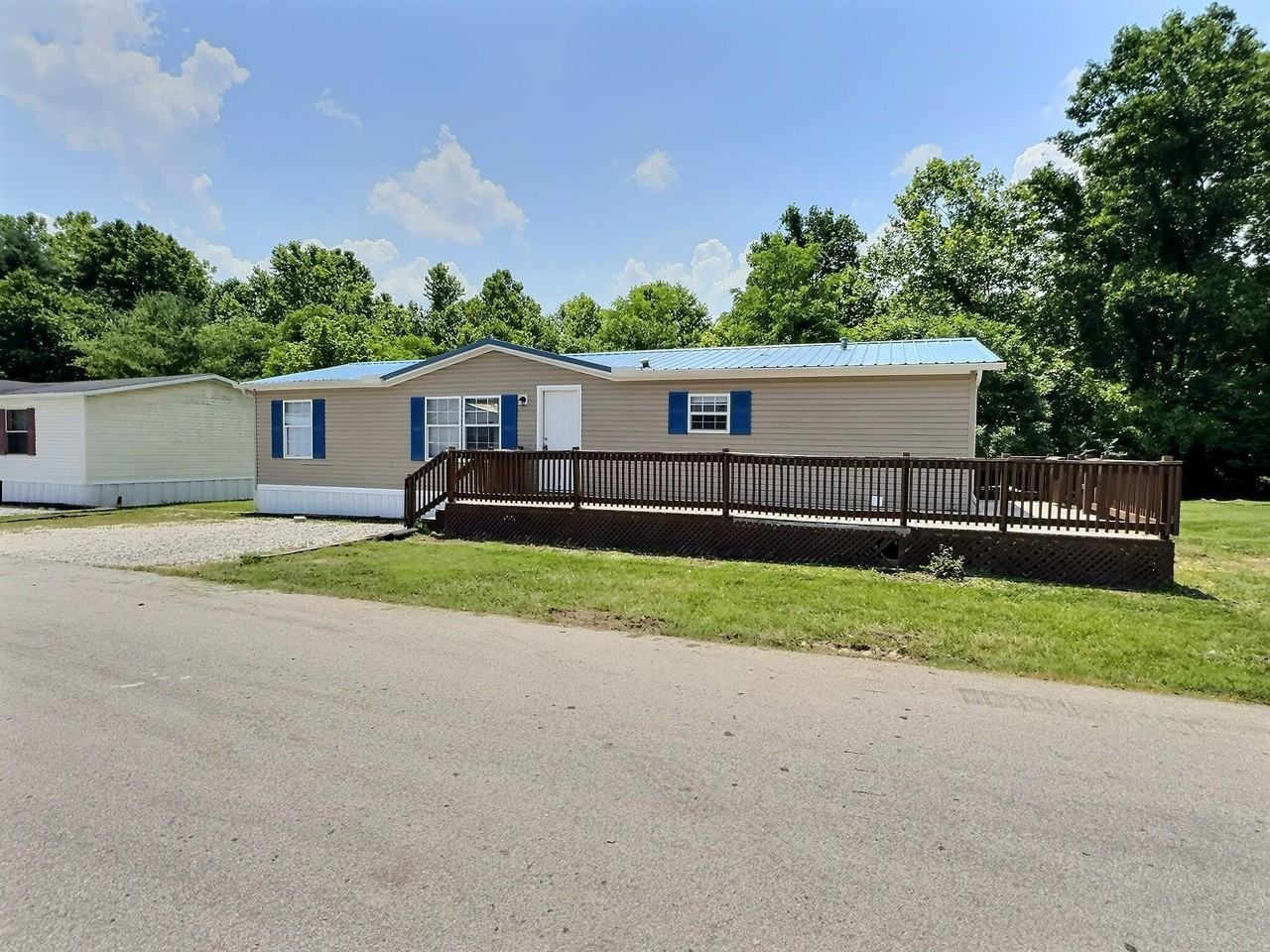 953 Lucky Ln - Photo 2 of 14