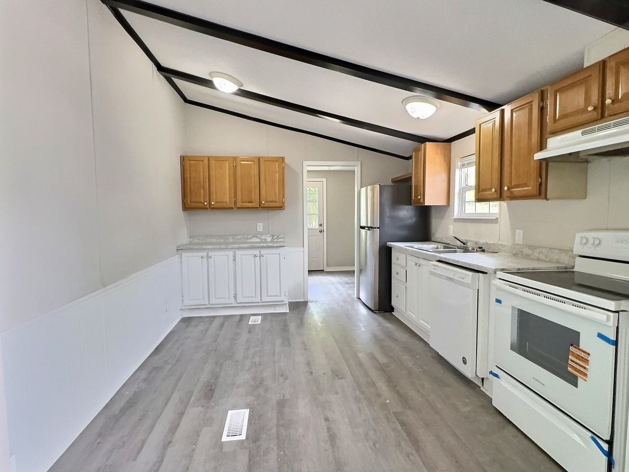 953 Lucky Ln - Photo 5 of 14