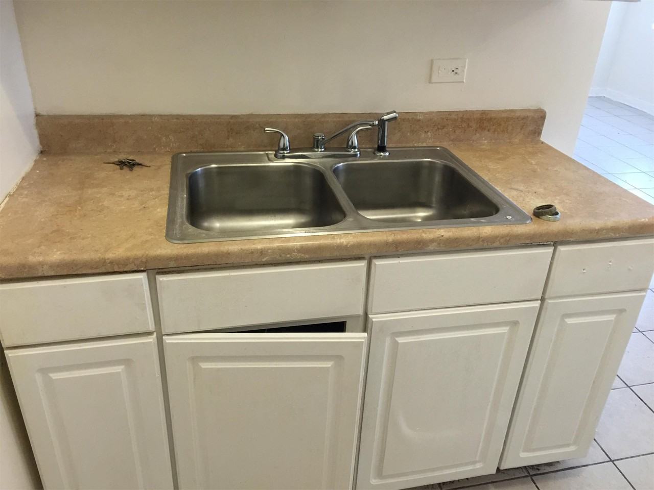 6701 S Parnell Ave #4 - Photo 2 of 9