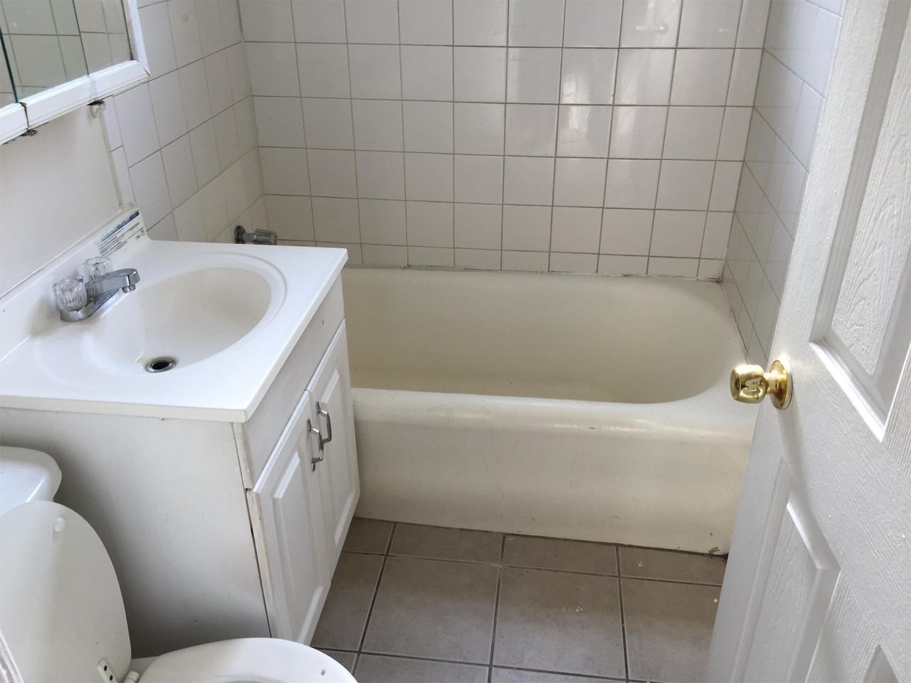 6701 S Parnell Ave #4 - Photo 4 of 9