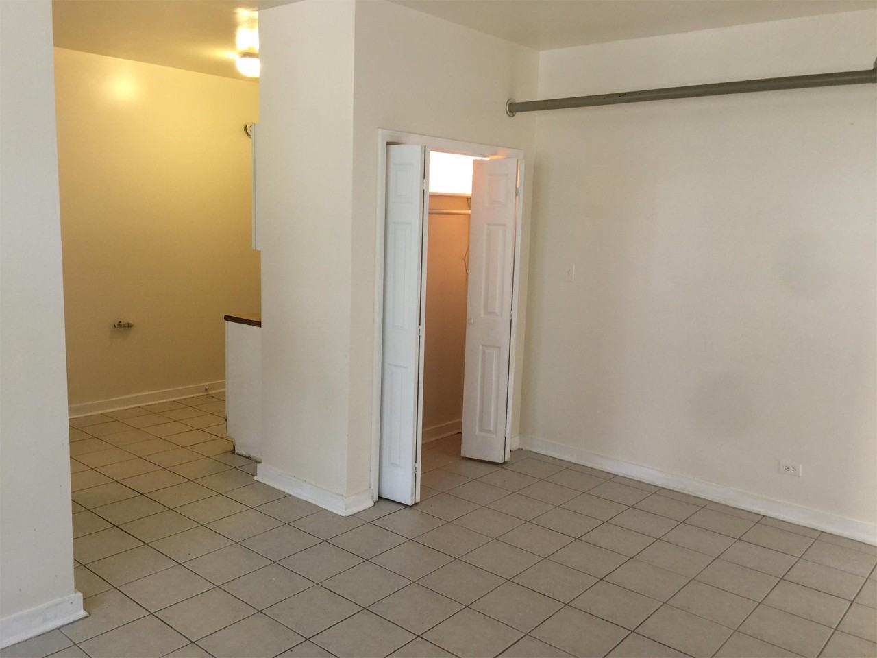 6701 S Parnell Ave #4 - Photo 5 of 9