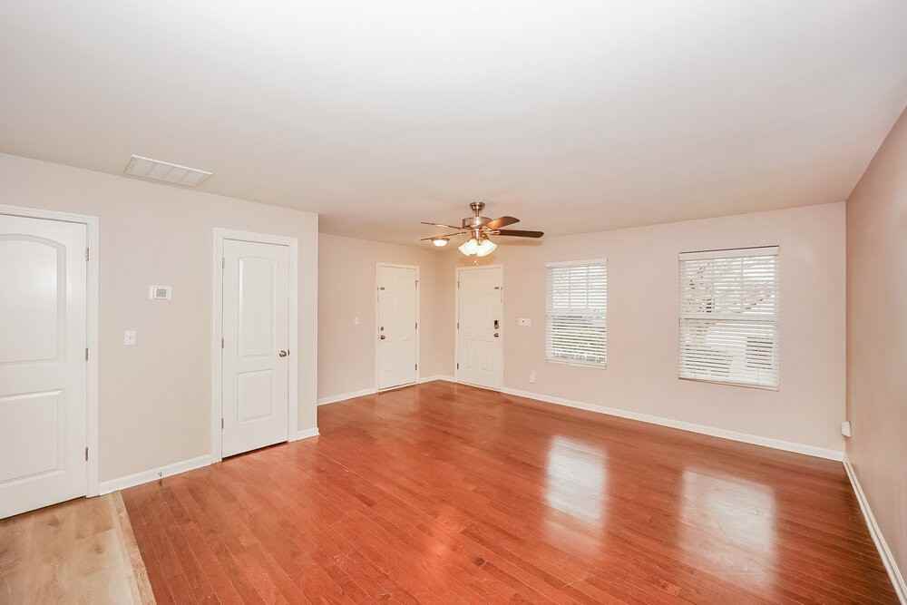 4202 Broadstairs Dr - Photo 6 of 17