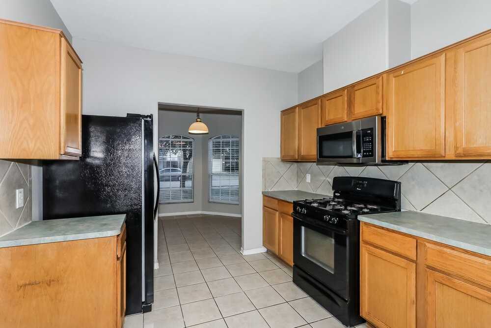 12146 Landsdown Ridge Way - Photo 6 of 17