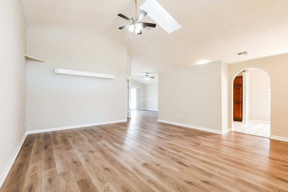 2127 Newt St - Photo 3 of 16