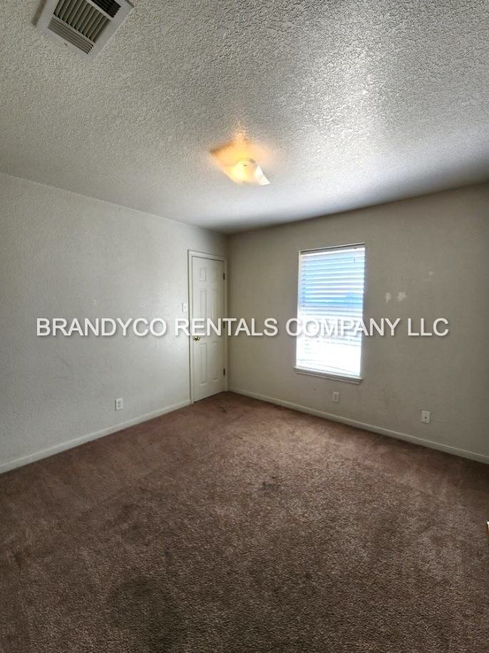 4600 Acorn Creek Trl #1 - Photo 3 of 14