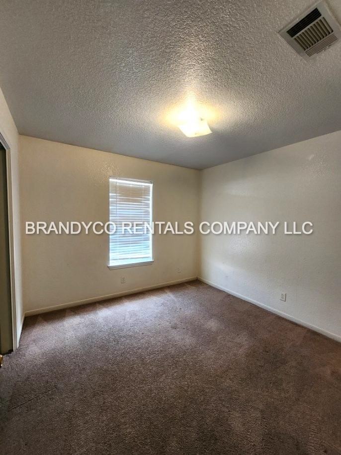 4600 Acorn Creek Trl #1 - Photo 5 of 14