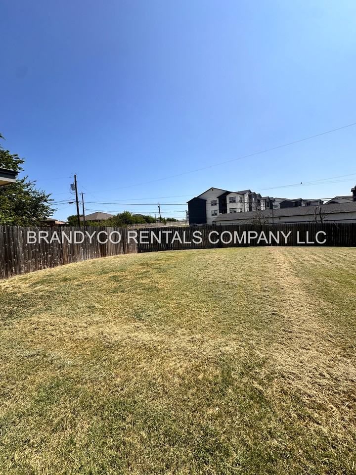 4600 Acorn Creek Trl #1 - Photo 5 of 14