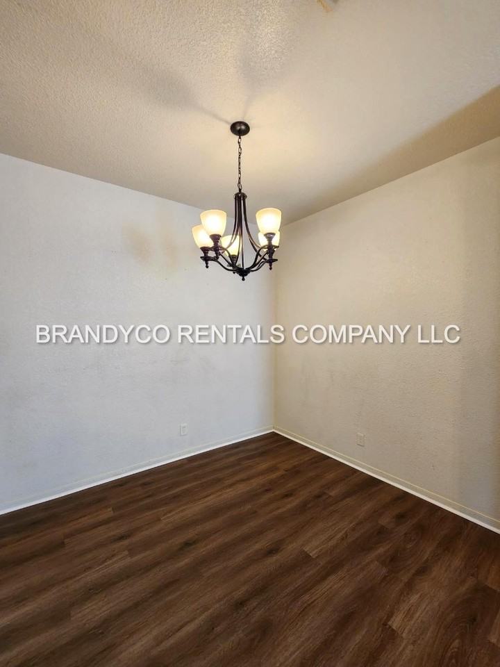 4600 Acorn Creek Trl #1 - Photo 4 of 14