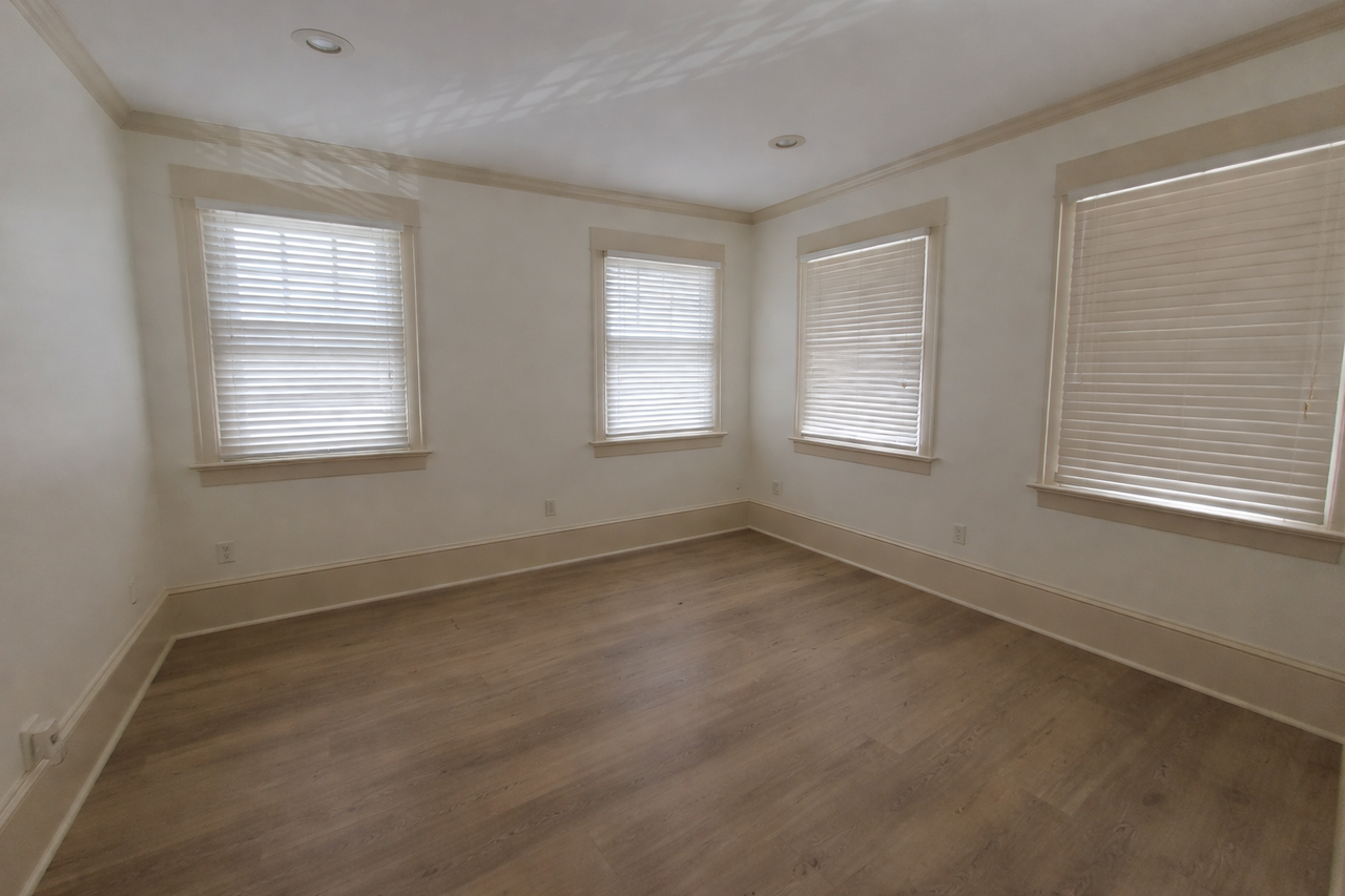 1613 King St #1613 - Photo 7 of 13