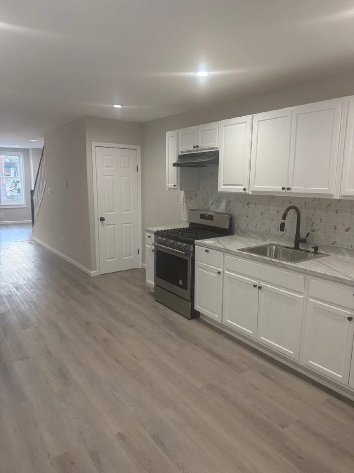 521 Martin Luther King Jr Blvd - Photo 3 of 7