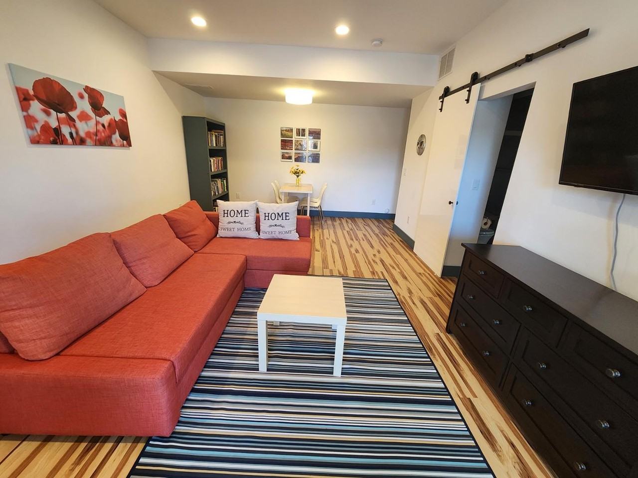 5410 Jarman St - Photo 4 of 19