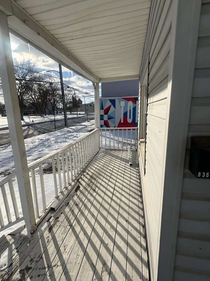 836 Western Ave - Photo 2 of 18