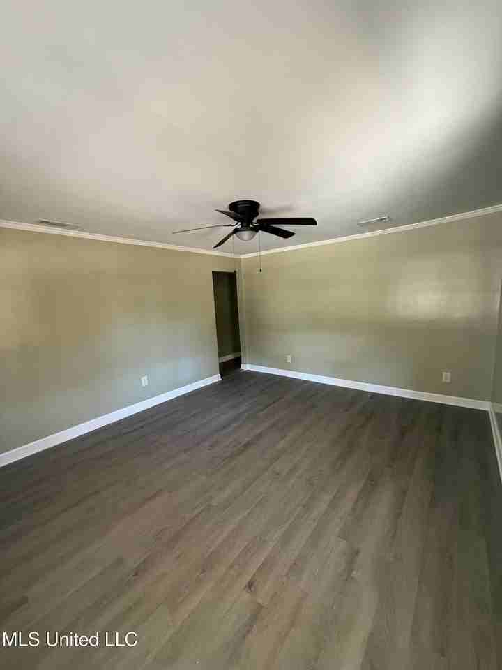 2307 Cleveland Ave - Photo 3 of 33