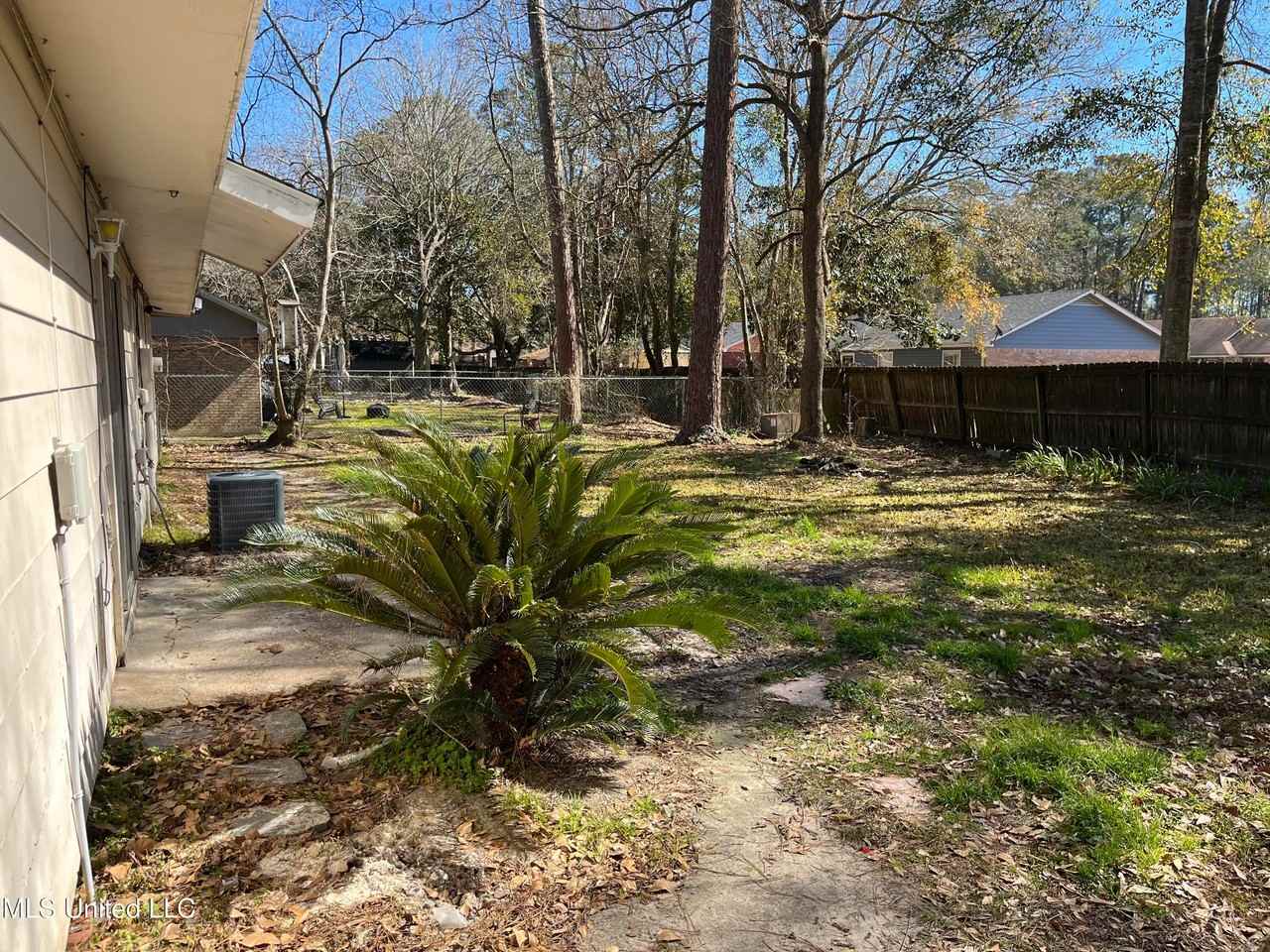 1501 Timber Lane Rd - Photo 2 of 12