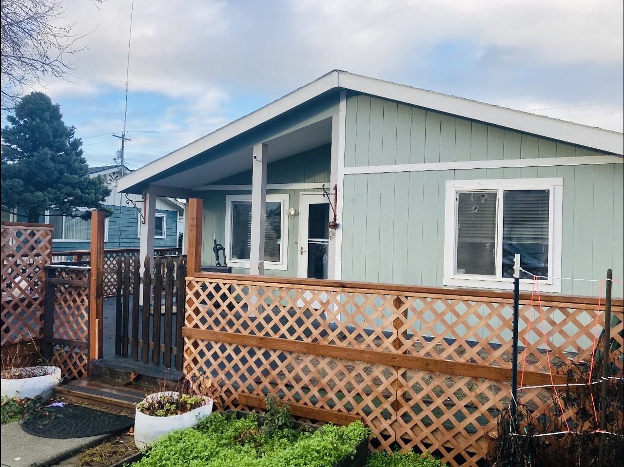 246 W Maple St - Photo 3 of 5