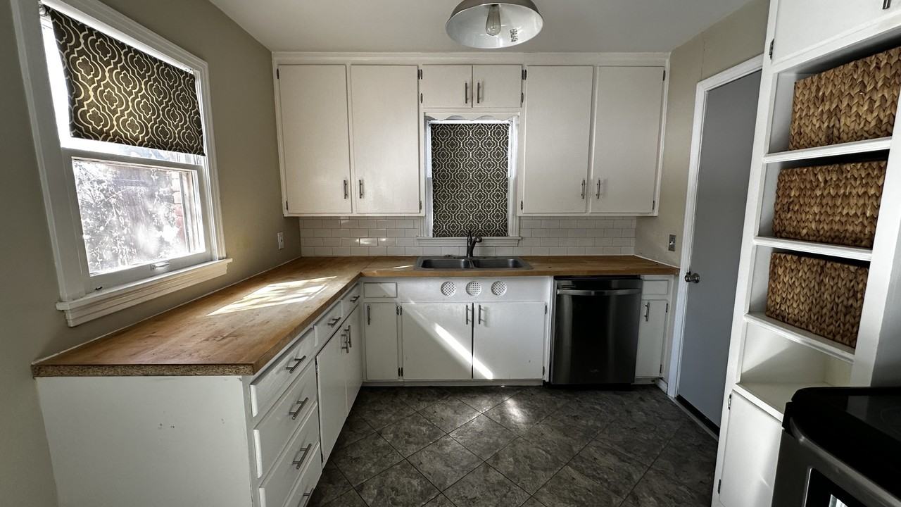 3226 N Nesbitt Ave - Photo 7 of 10