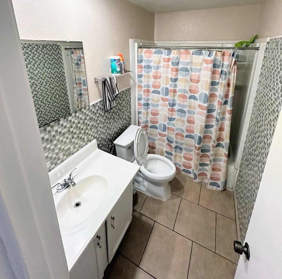 7414 Cloverglen Dr - Photo 3 of 10