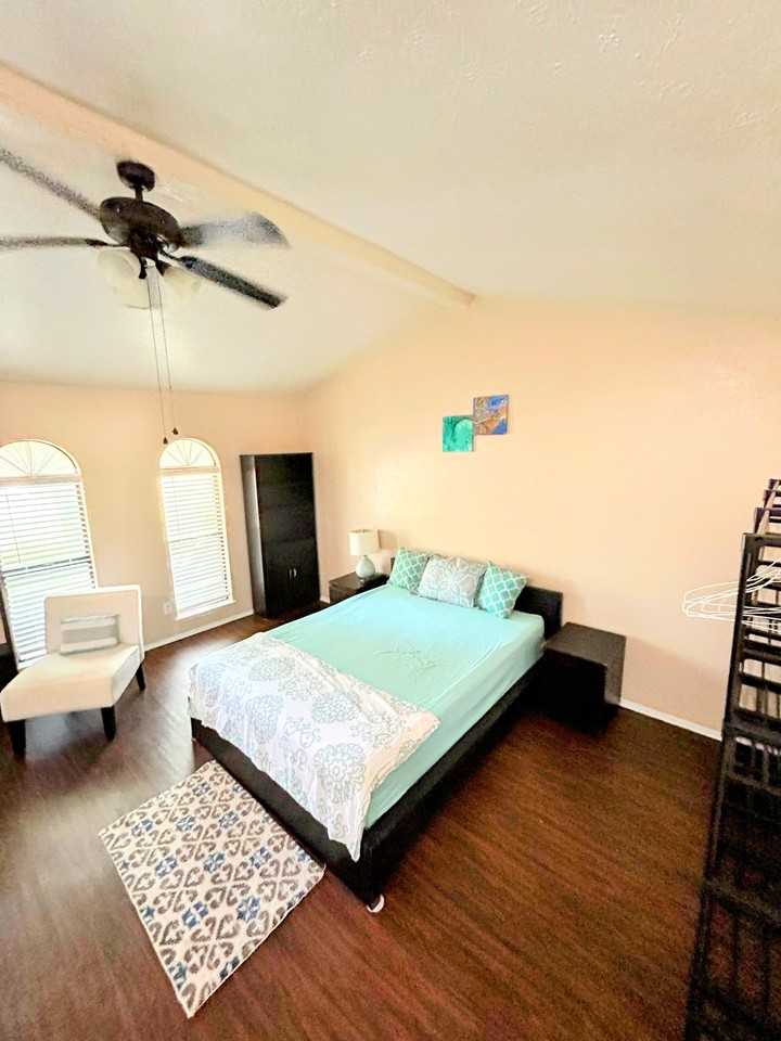 7414 Cloverglen Dr - Photo 4 of 10