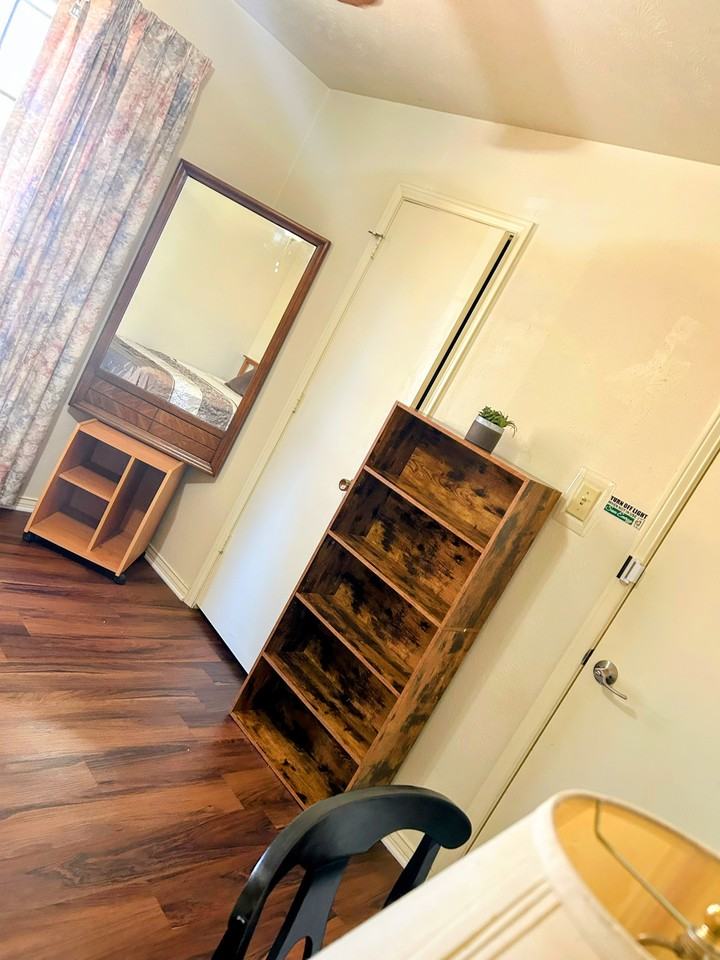 Cambridge Dr - Photo 4 of 10