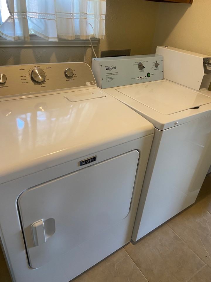 Cambridge Dr - Photo 6 of 10