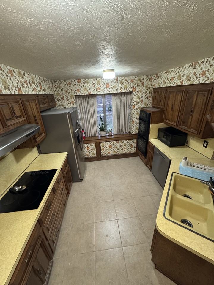 Cambridge Dr - Photo 7 of 10