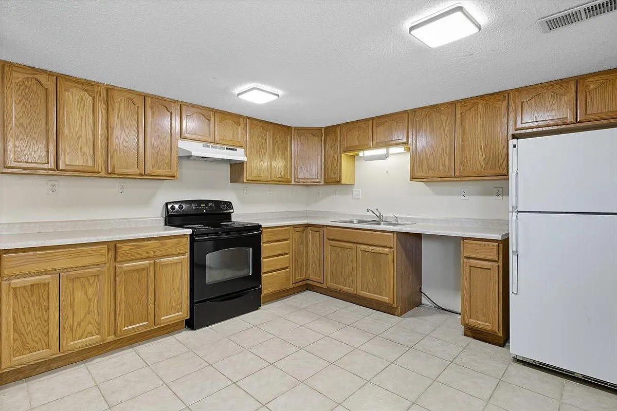 435 Greenwood Ave #2 - Photo 6 of 12