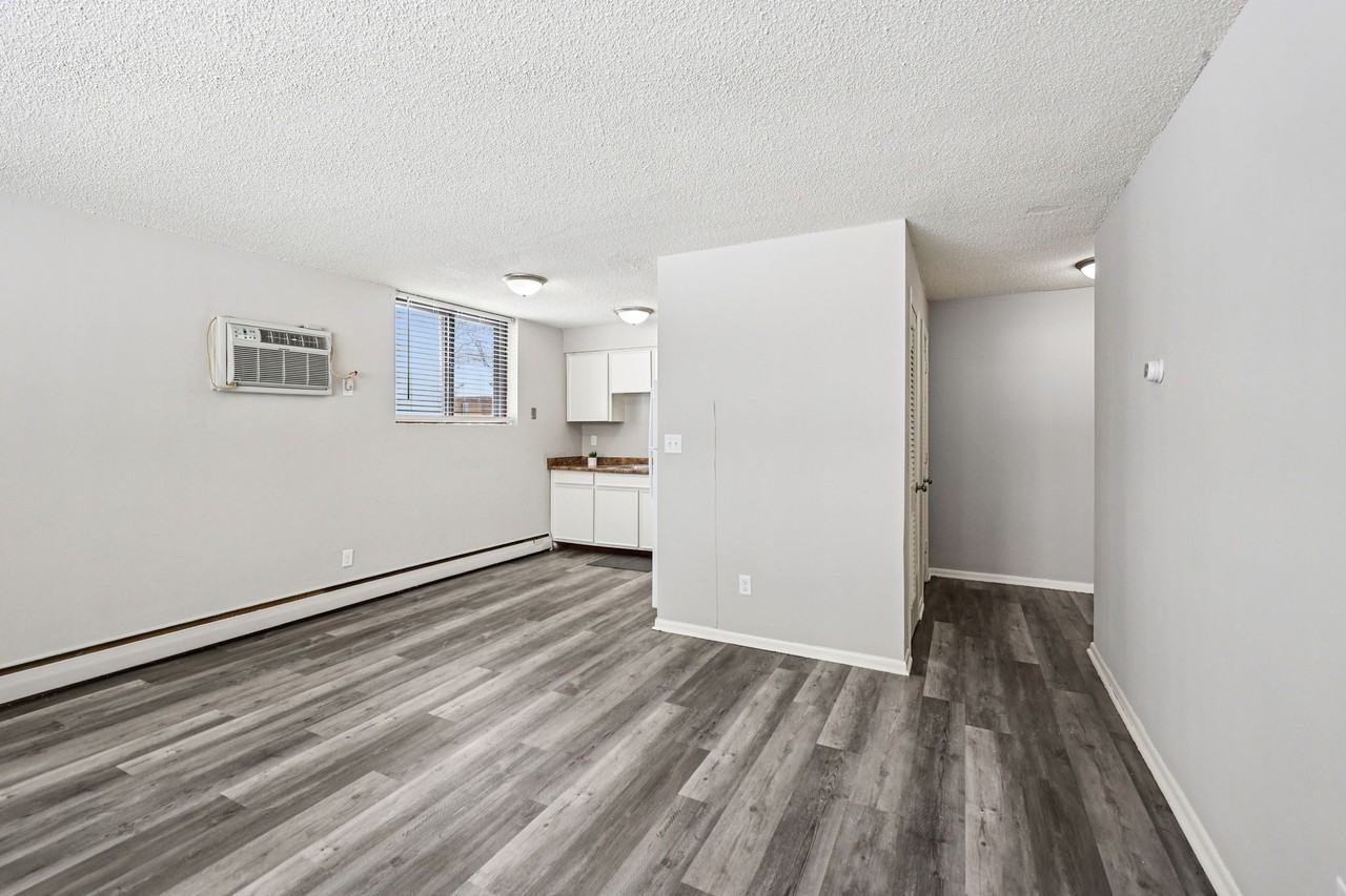 Como Court - Photo 2 of 49