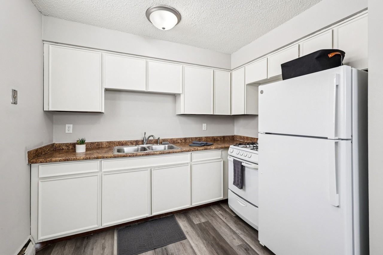 Como Court - Photo 3 of 49