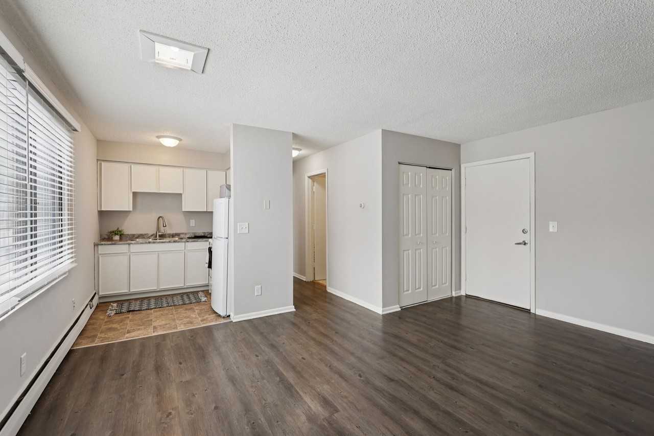 Como Court - Photo 7 of 49