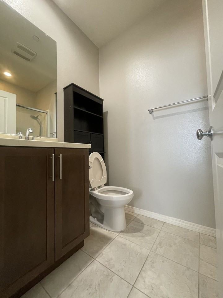 812 S Gladys Ave #1 - Photo 5 of 21