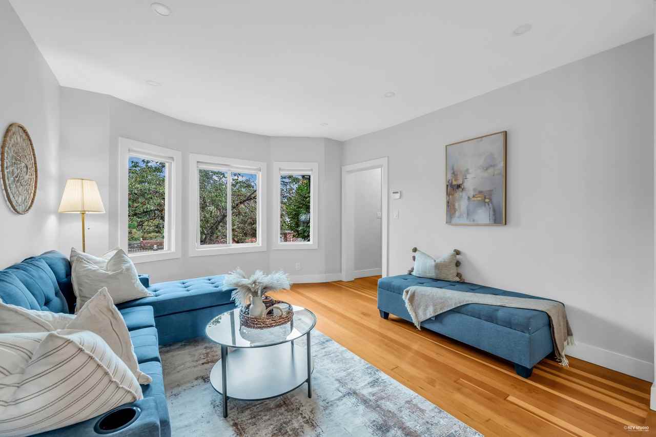 3403 Carolina St - Photo 5 of 50