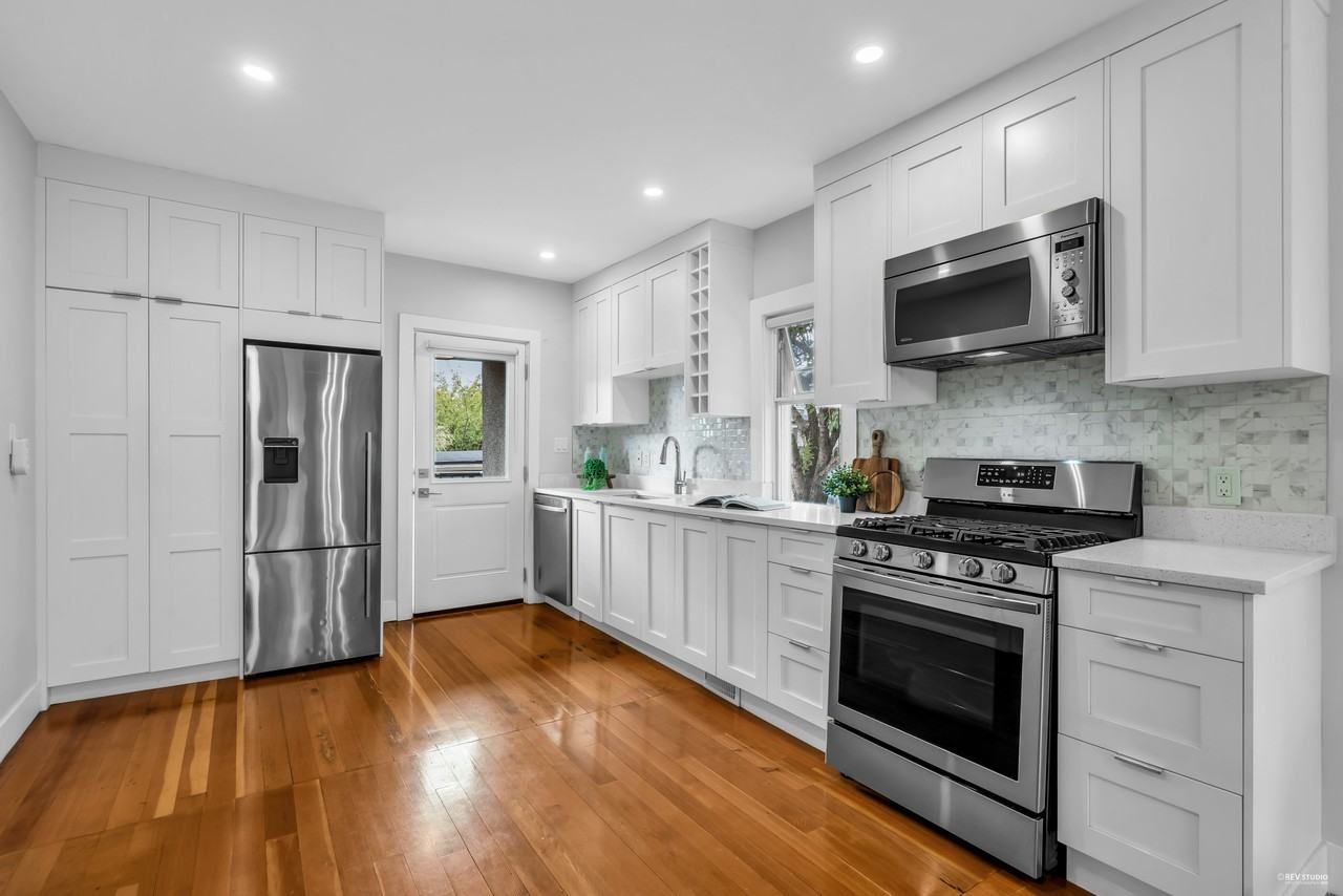 3403 Carolina St - Photo 6 of 50