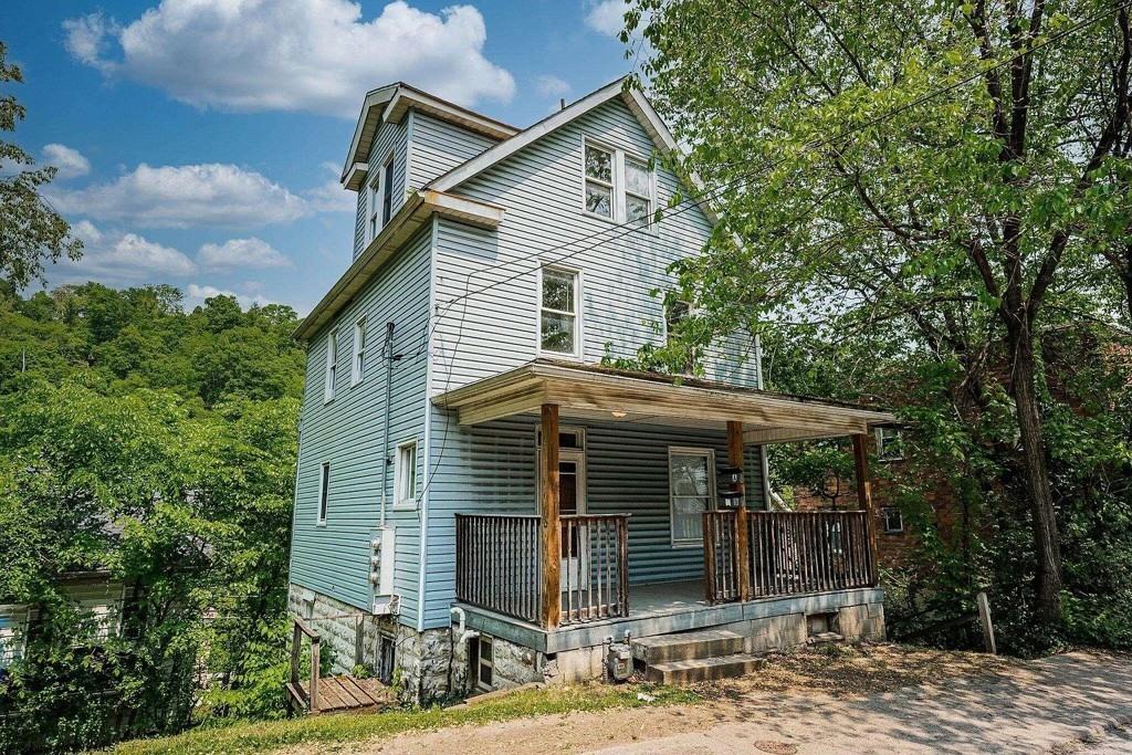 565 Brockway Ave #A - Photo 2 of 21
