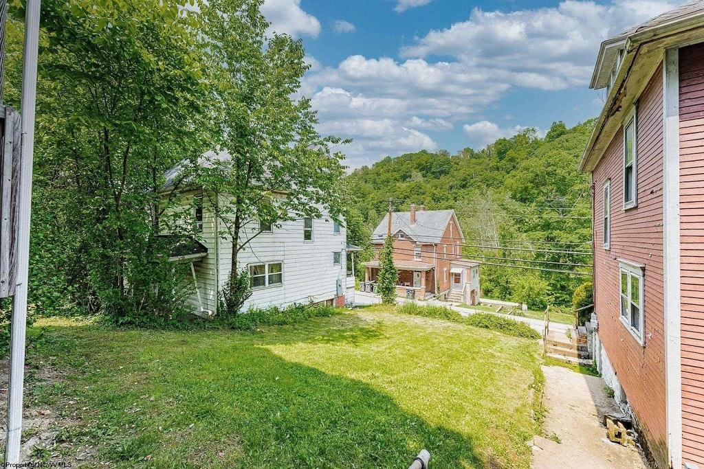 565 Brockway Ave #A - Photo 3 of 21