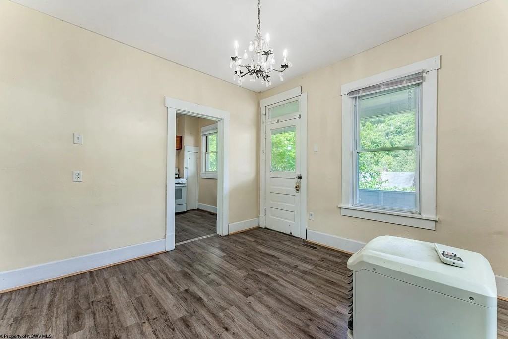 565 Brockway Ave #A - Photo 7 of 21