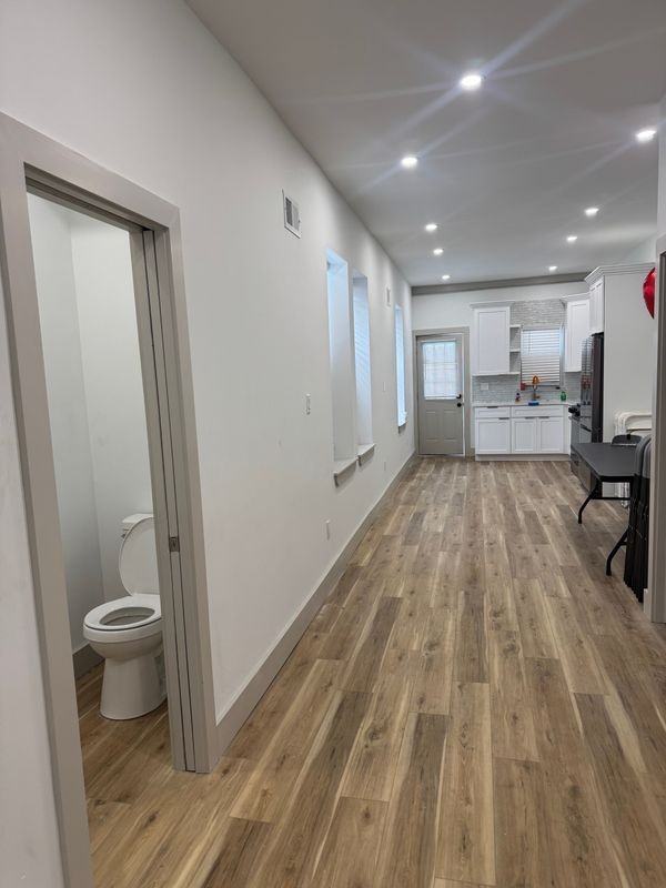 2116 N Natrona St - Photo 2 of 4