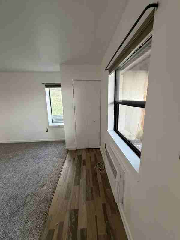 1334 W Wyomissing Ct ##M - Photo 3 of 40