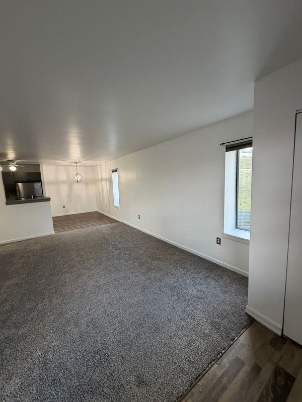 1334 W Wyomissing Ct ##M - Photo 6 of 40