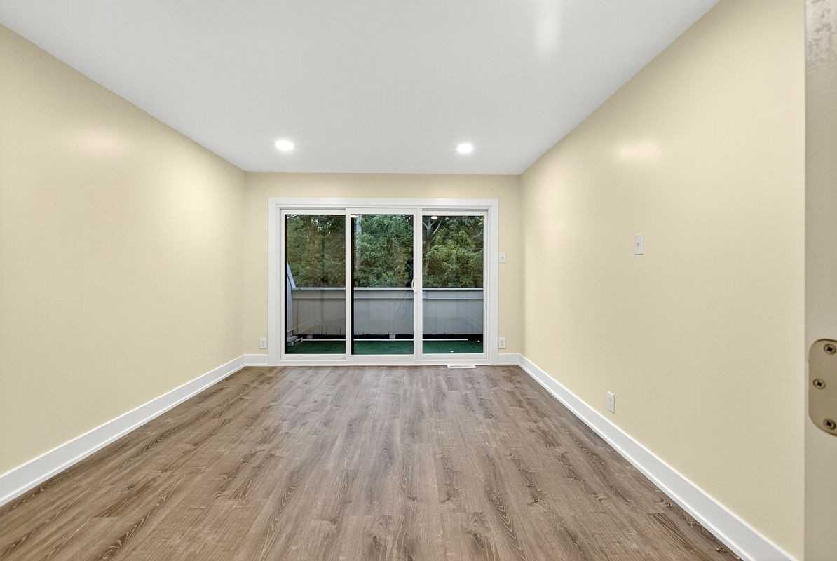 567 Summit House - Photo 7 of 13