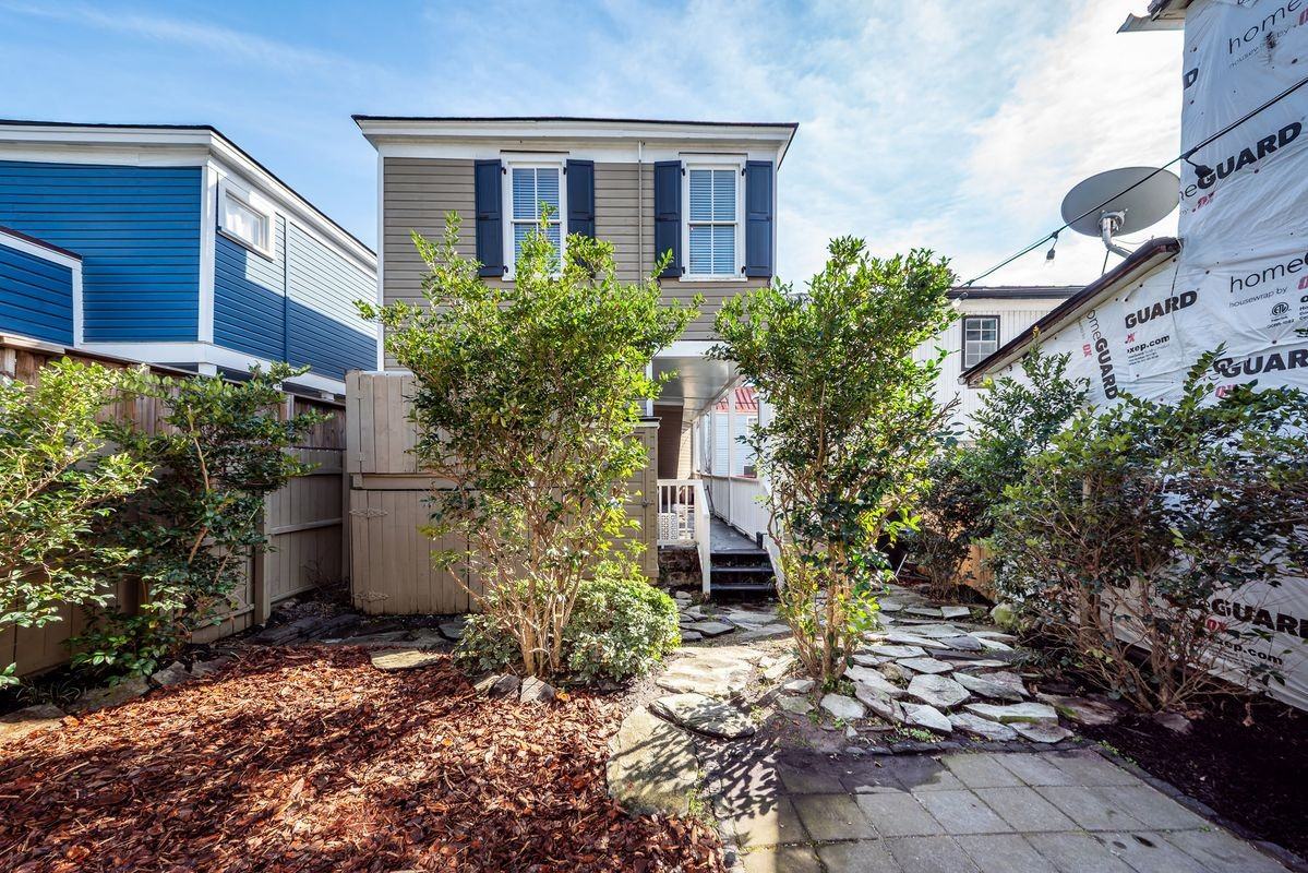 34 Amherst St - Photo 2 of 9