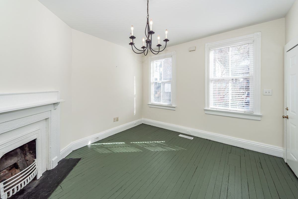 34 Amherst St - Photo 4 of 9