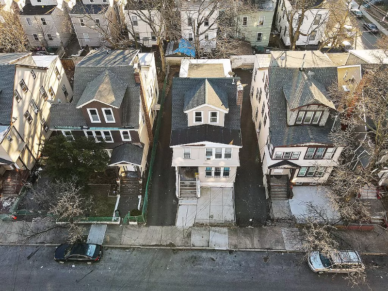 196 Shephard Ave #3 - Photo 2 of 15